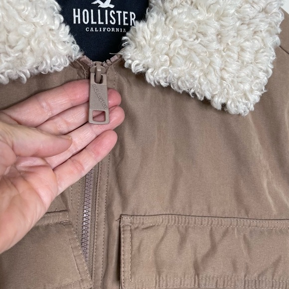 Hollister Women’s Sherpa Collar All-Weather Bomber Jacket fur lined cropped - Picture 4 of 14